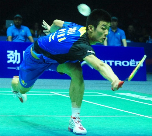 图文汤姆斯杯决赛中国夺冠谌龙飞身救球