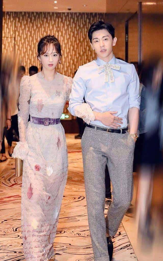 高级情侣装怎么穿看邓伦和杨紫就知道了连领结都是cp感