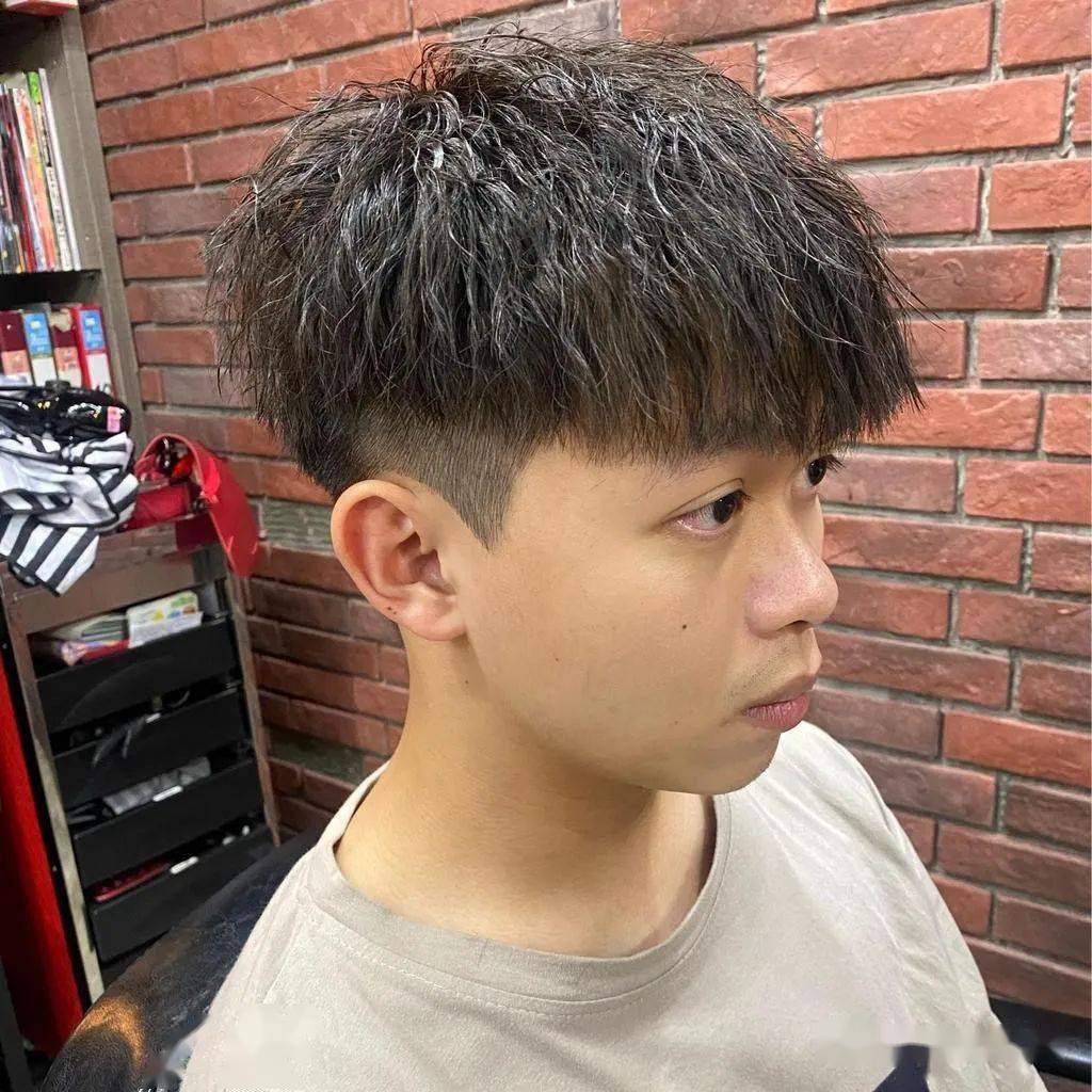 型男必备精选男士烫发发型每一款都很有型