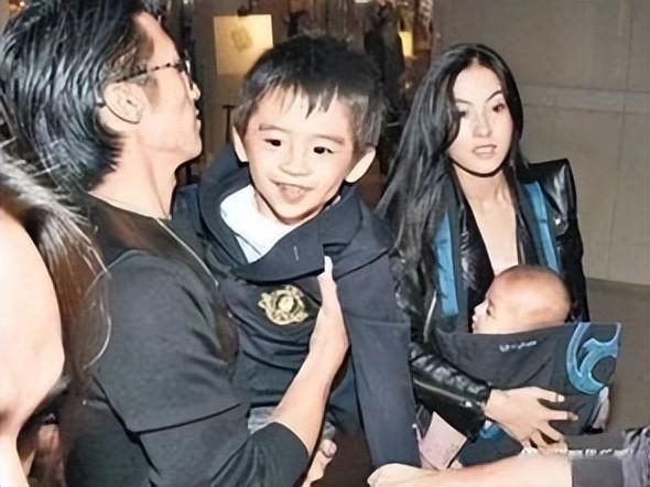 这是一则引起了广泛关注的文章,其中谢霆锋的演唱更是为这一话题增添