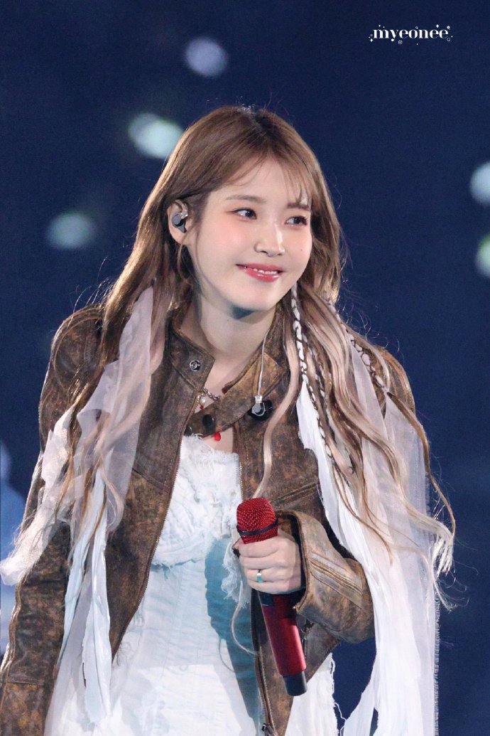 iu李知恩世界巡回演唱会