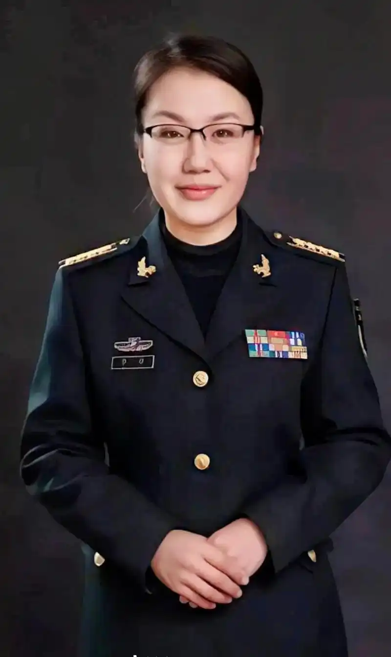 抖音图文来自军事天才#李莉曾凭借脑子里记忆的数据,推理出美 - 抖音