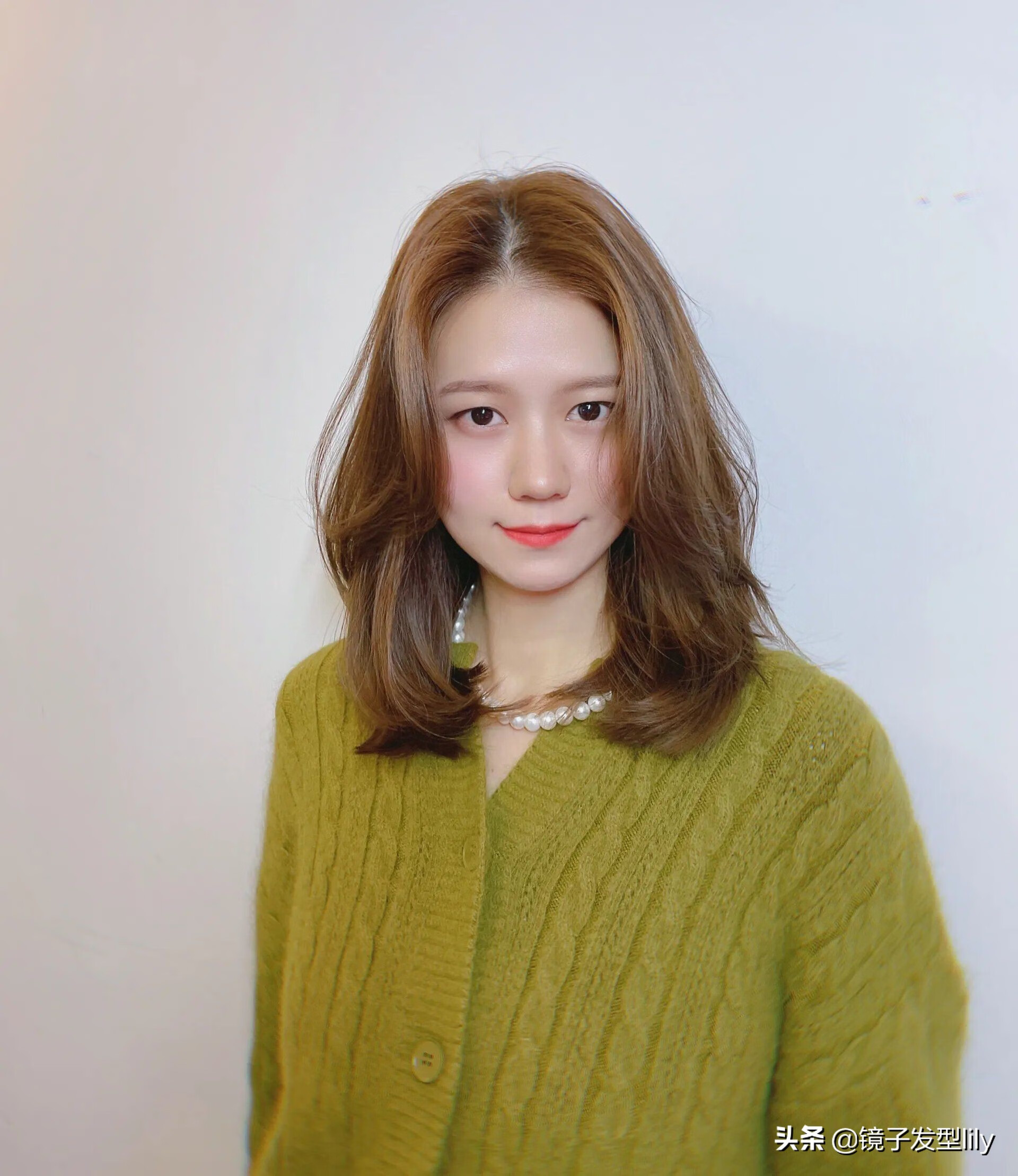 现在流行什么发型女的(女生今年流行什么发型)