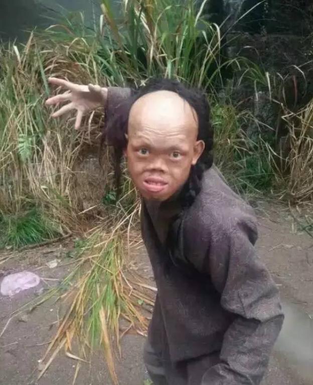 相貌"独特"的两位明星,第二位担任多剧男主角,网友:颜值感人