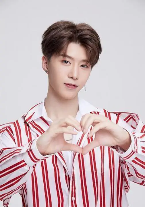 当红小鲜肉新鲜出炉李现慢慢隐退肖战王子异谁更胜一筹