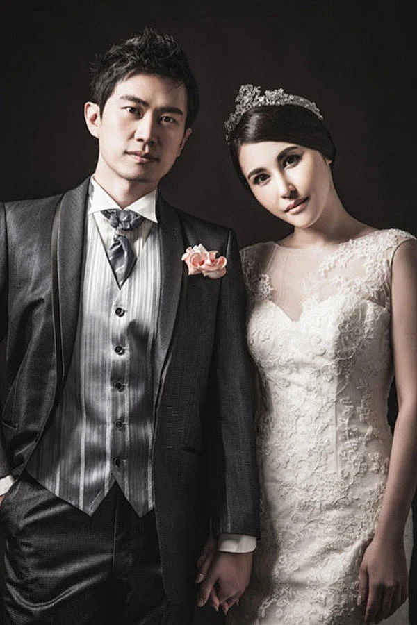 亿万千金穆熙妍出嫁 奢华唯美婚纱照