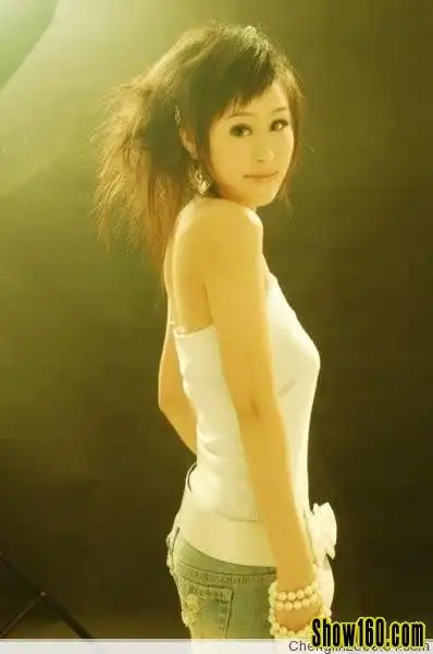 点击查看下一张 上传:程琳 照片名:joyce 说明:·琳