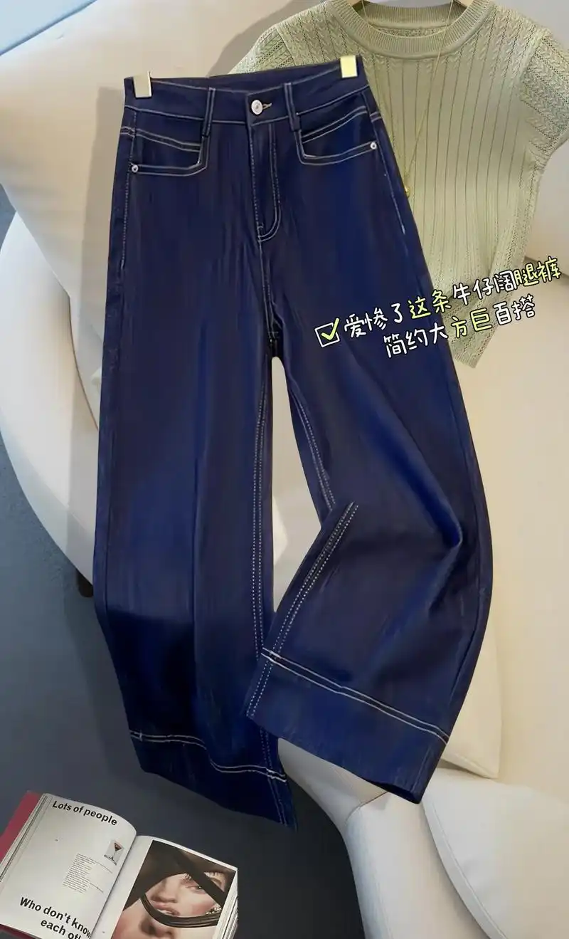 深蓝色的设计真的很经典,特别适合夏季穿着