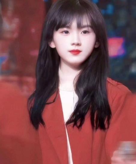 马嘉祺最近有网友将时代少年团成员p上女装,我们一起来看下他