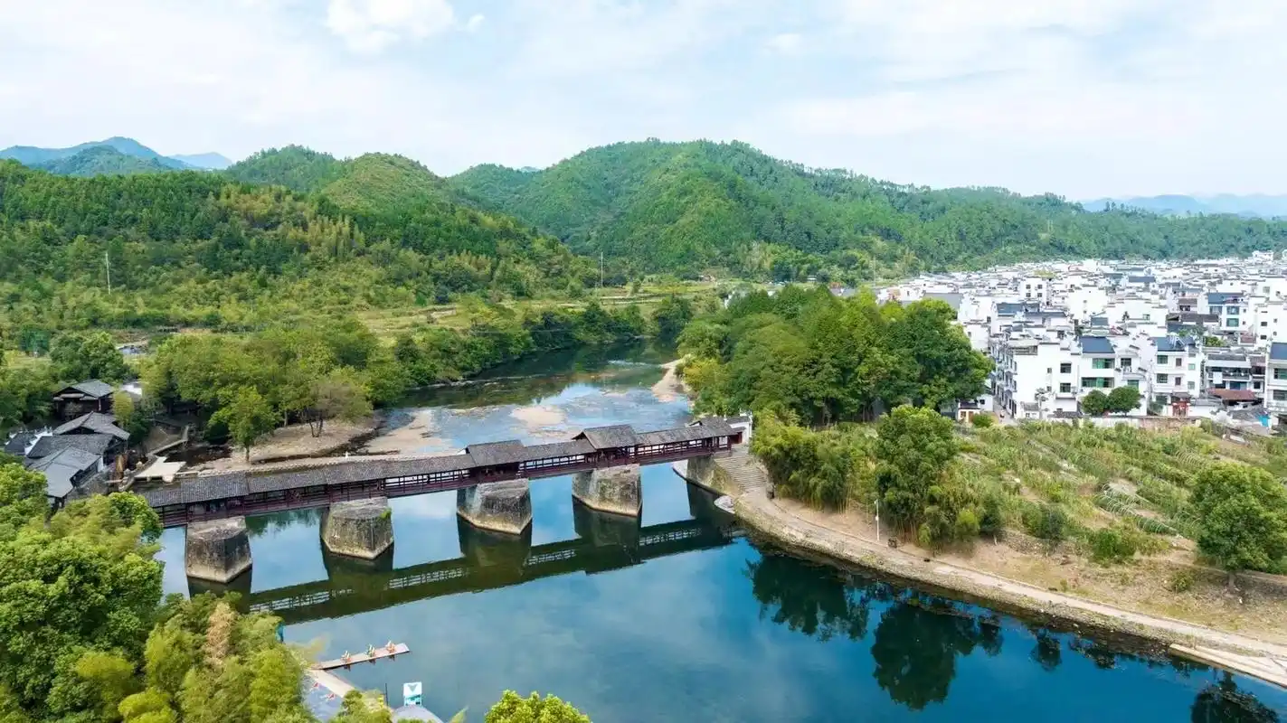 婺源彩虹桥800年廊桥遗梦