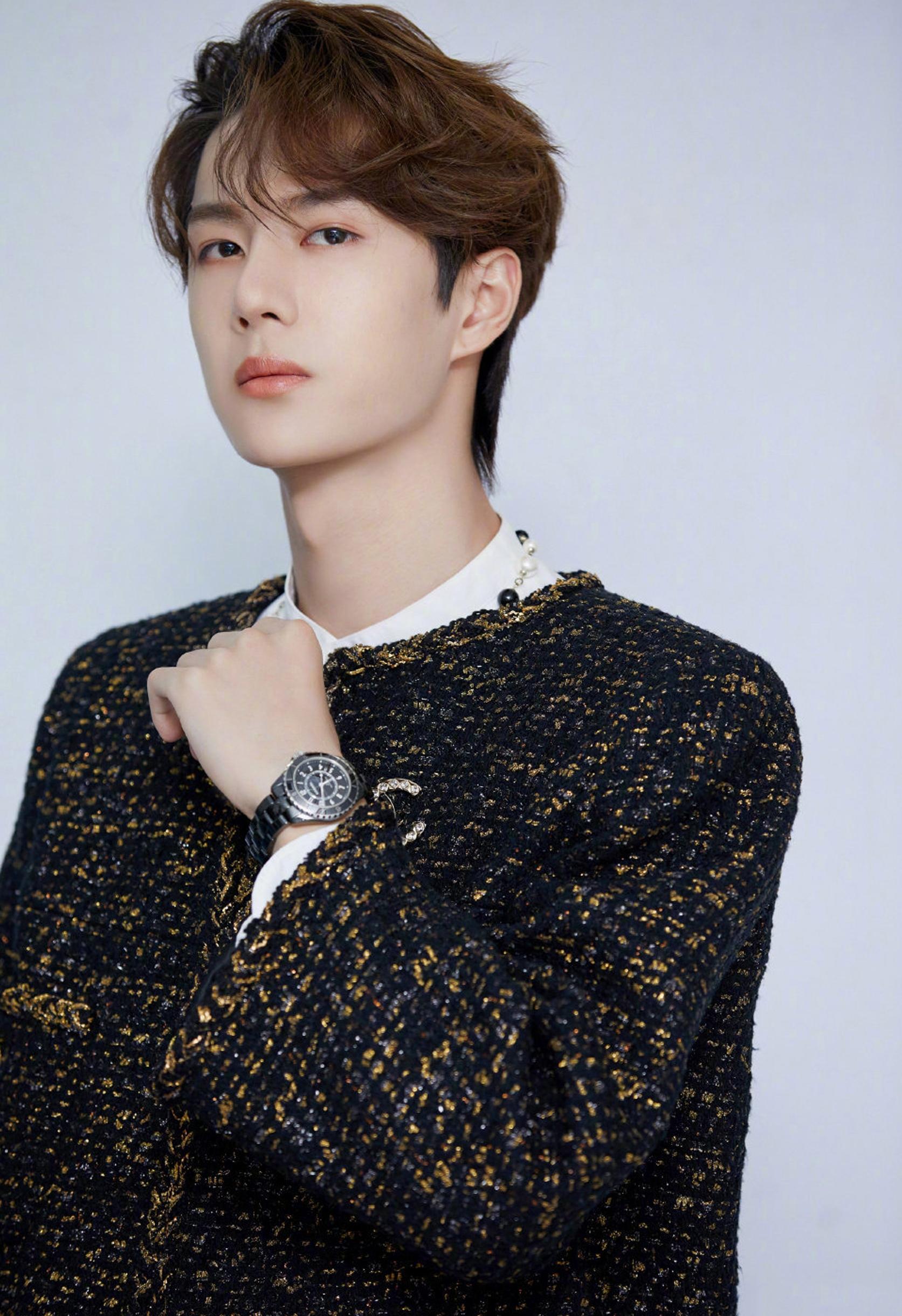 王一博高冷范1366x768分辨率查看