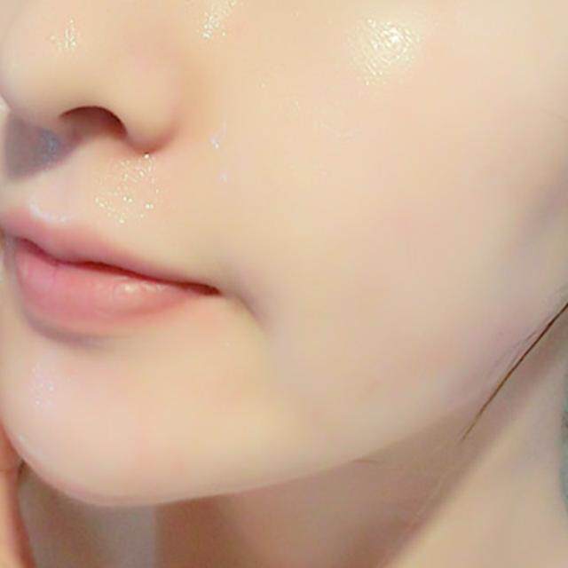 睡前做好这3件事,皮肤水嫩光滑更显年轻