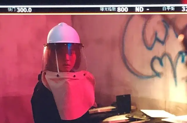 原创孙俪自爆拍戏时砸碎玻璃力气太大吓到导演果然是实力派演员