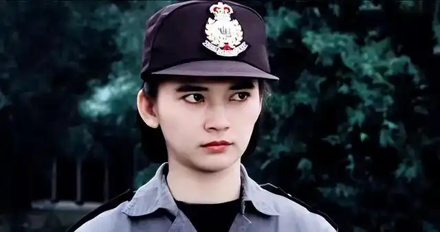 回顾霸王花胡慧中黑帮老大爱她一生现任入狱不离不弃