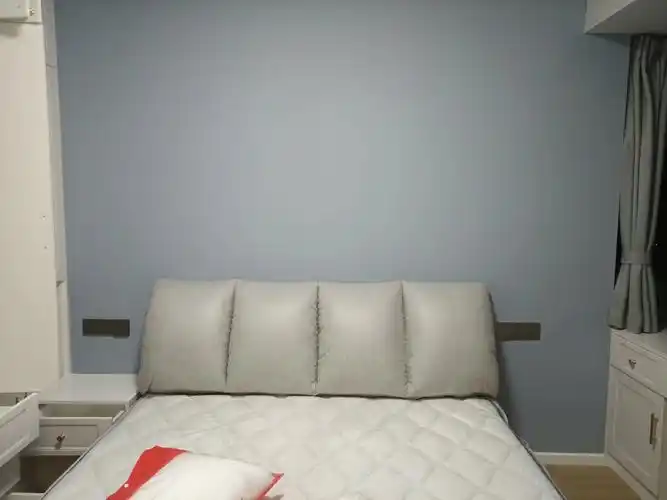 立邦灰蓝伦敦雾褐珊瑚床配色