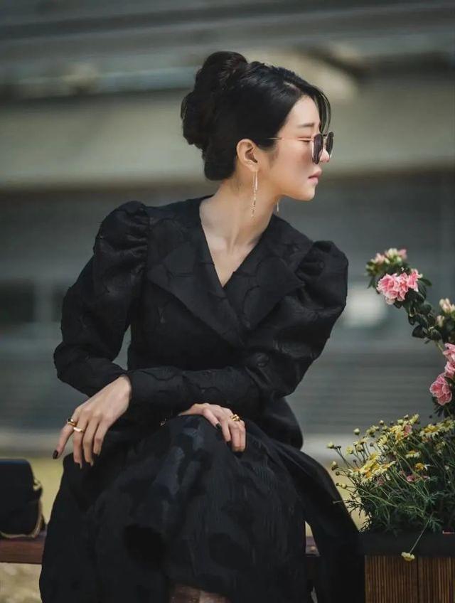 徐睿知新剧造型大受欢迎!腹黑魔女风穿搭魅力十足,让人难以招架