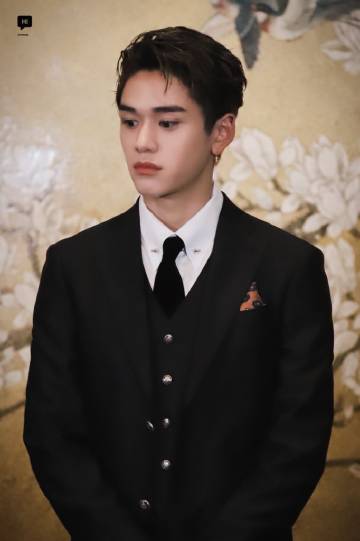 黄旭熙西装# 97. - @rockyourworld的微博 - 微博