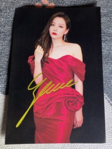 张靓颖签名 张靓颖亲笔签名照 张靓颖周边