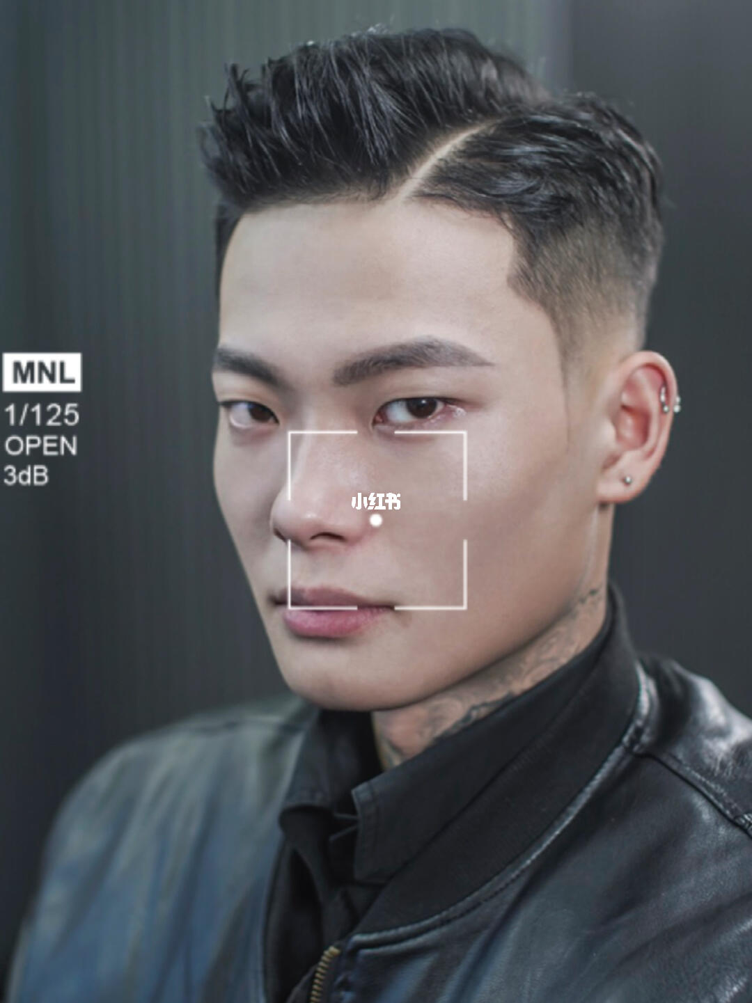 20岁小伙不喜欢锅盖头,剪了一款三七分背头发型,帅到没法说,男生三七