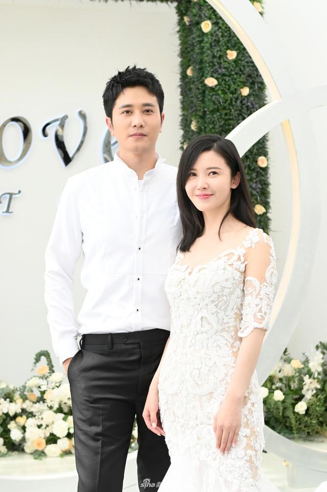 组图:《婚姻的两种猜想》探班 杨子姗彭冠英结婚场景曝光