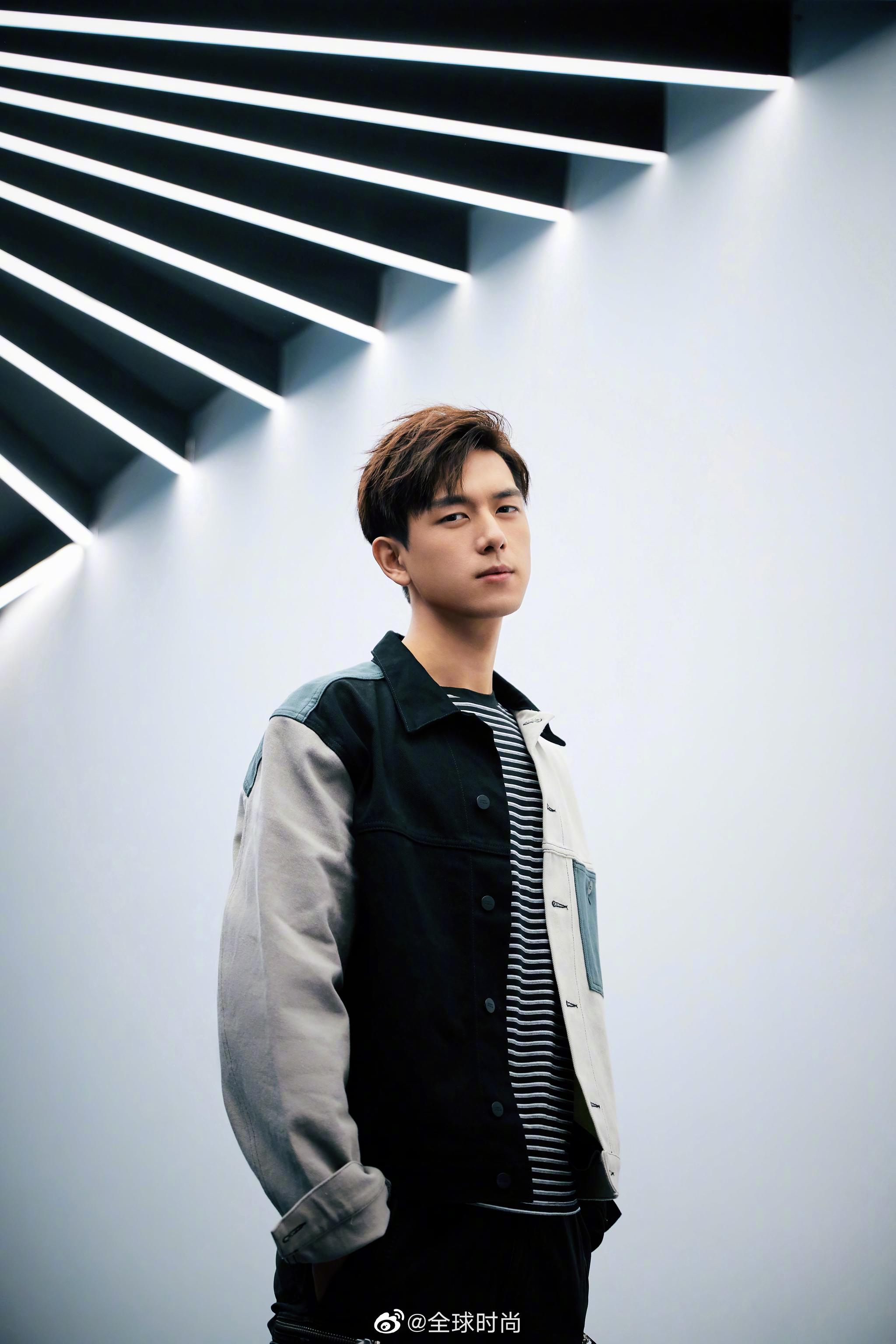 今日爱豆|李现|破茧|发电站_新浪新闻