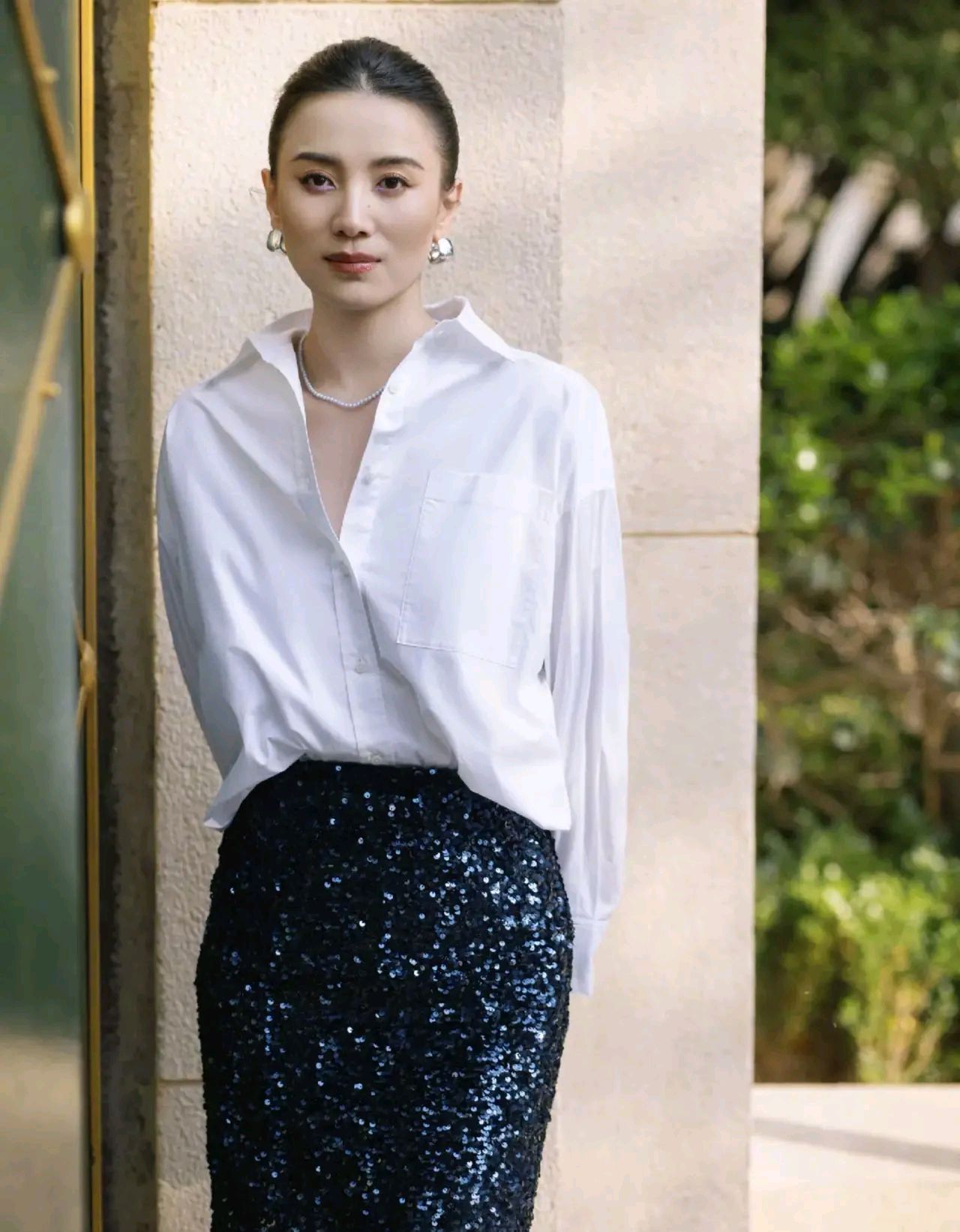 42岁的实力派女演员宋佳,突然引发了热议,起因是有媒体晒出了一段她