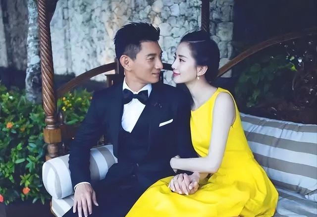 两人的年龄相差17岁,而且吴奇隆还是二婚,与经纪人的关系也有些暧昧.