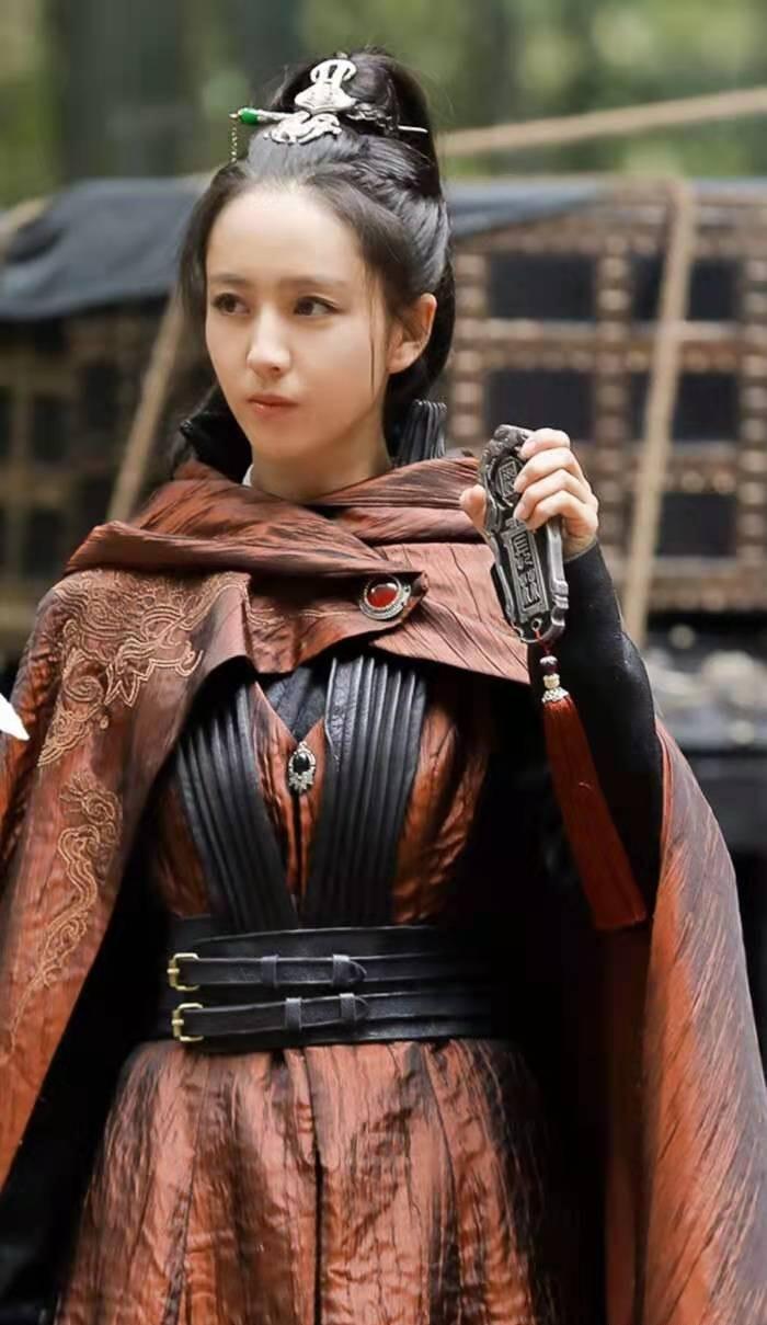 佟丽娅在古装剧和舞台上的绝美瞬间,快快收藏起来_扮相_造型_电视剧