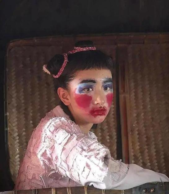 原创明星扮丑杜海涛杜鹃花赵丽颖香肠嘴看到白澍在我的审美上