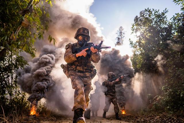 第75集团军某合成旅坚持从难从严大抓练兵备战,着力