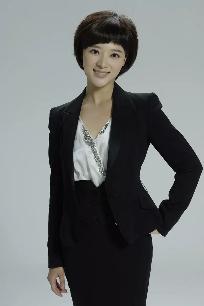 《朝闻天下》主播胡蝶说,大学一毕业,她就在北京电视台当主播和主持人