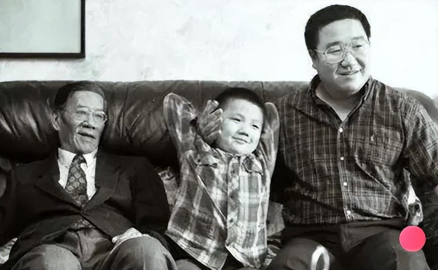 回顾英达收回大儿子巴图的姓氏羞辱了前妻宋丹丹他有多无情