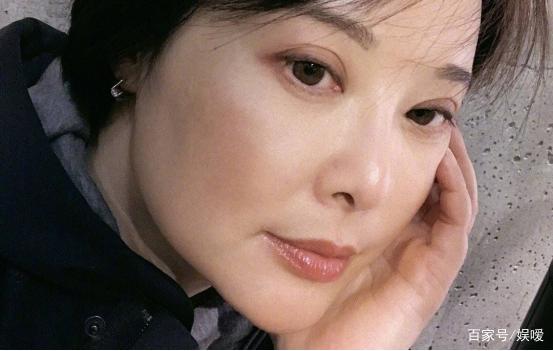 剪辑事件后,袁立退圈,现在过得怎么样?