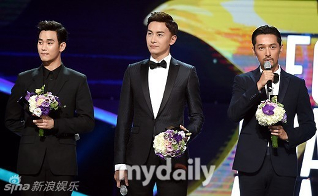 胡歌金秀贤郑元畅首尔电视节同获人气奖