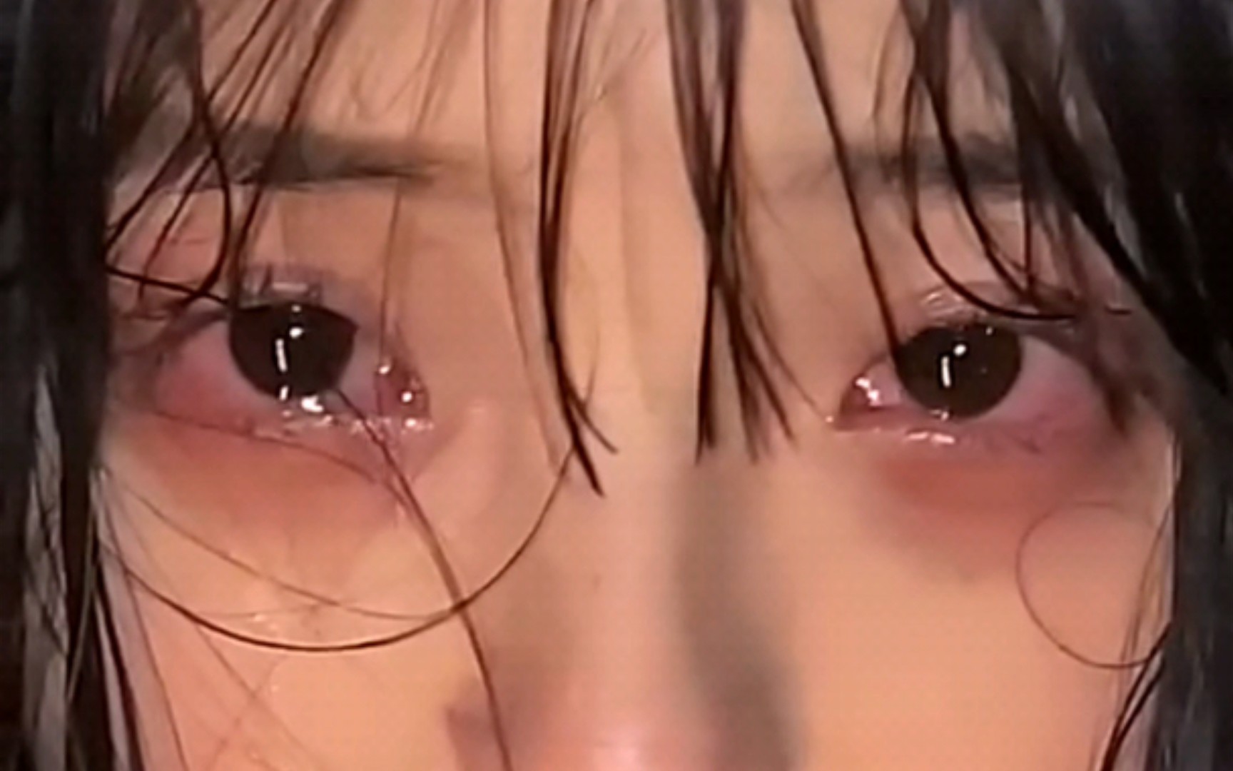 真的有女孩子可以哭成这个样子吗?