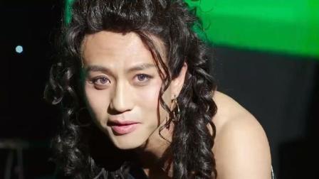 分手大师这一幕, 看到邓超男扮女装, 结果被老师评价的好无语