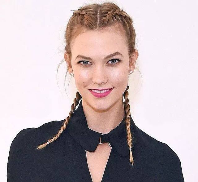 长发女孩经典的运动发型,健身时也可以美美哒!