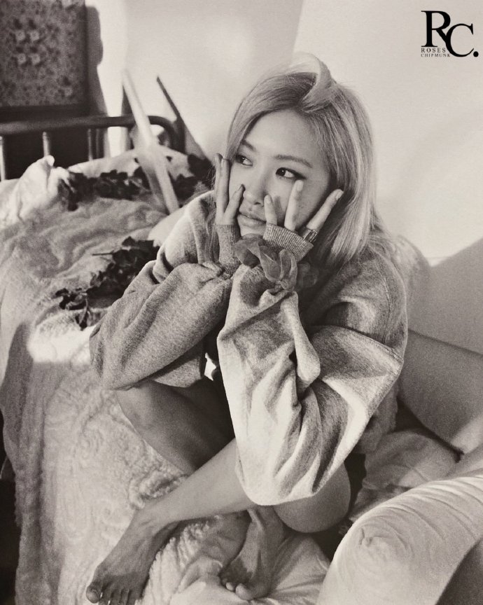 210626ros07超话@roses_are_rosie写真集内页高清扫图9p‖谁家的小