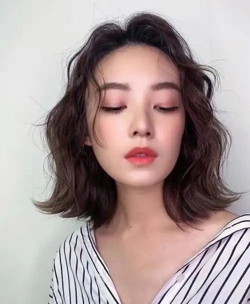 2021最火短发烫发