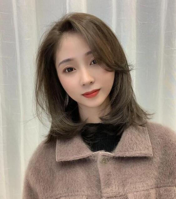 2021潮流流中长发直发,总有一款适合你呢_发型造型_宝妈时尚生活网