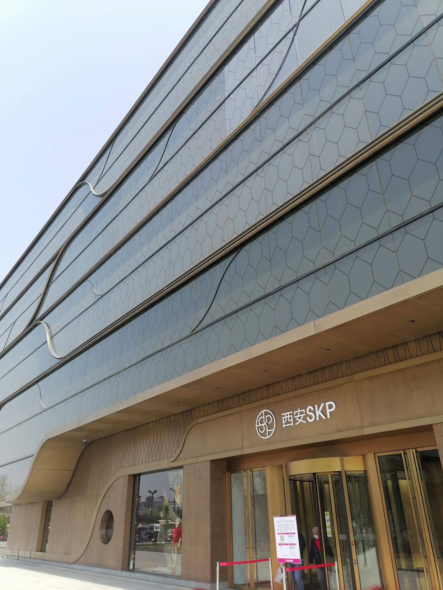 【携程攻略】西安skp购物,购物中心规模很大,内部环境整洁舒适,装饰