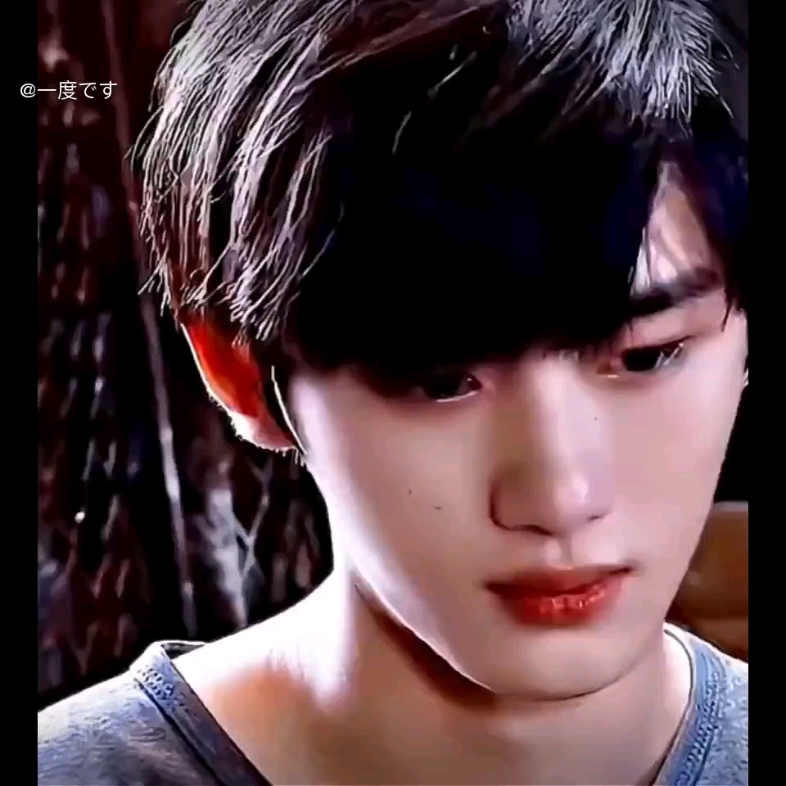 我觉得丁程鑫好帅,特别是他哭的那一瞬间,我眼泪直崩流涕.