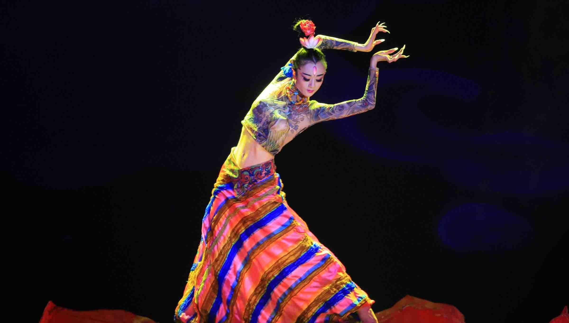 62岁杨丽萍已无仙气!