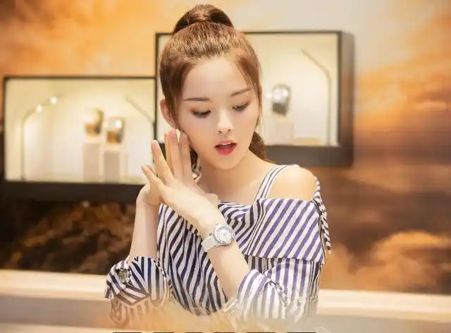 杨超越是怎么出道的?