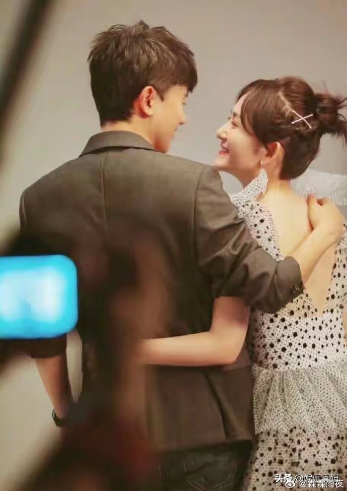 《云中的angel》,制作组特别懂事,将镜头切到谢娜,惹得全网欢呼,张杰