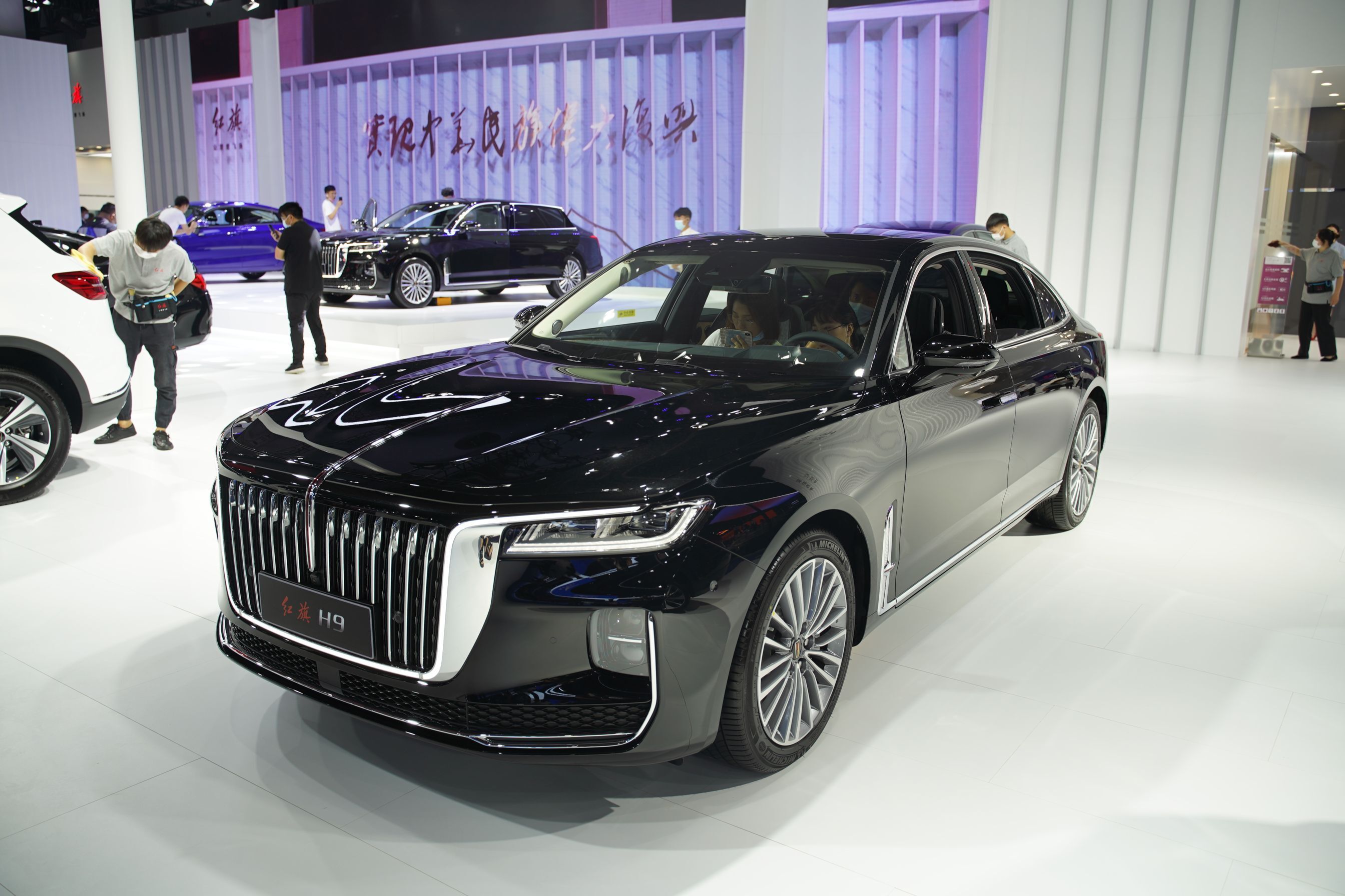 红旗h9亮相成都车展,预售价33万—60万元