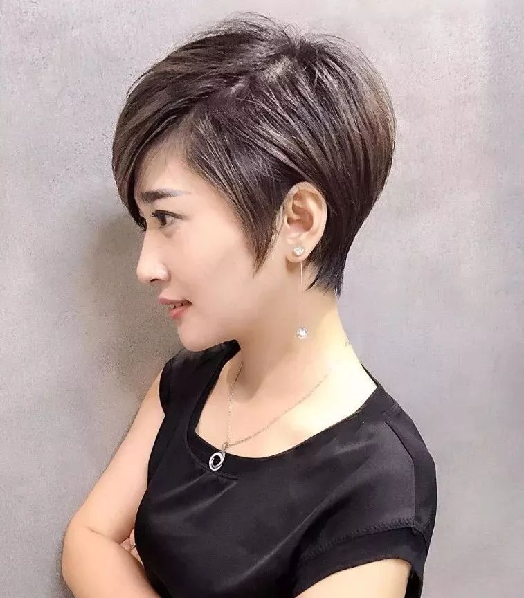 短碎发短碎发总是让你美得比别人耀眼