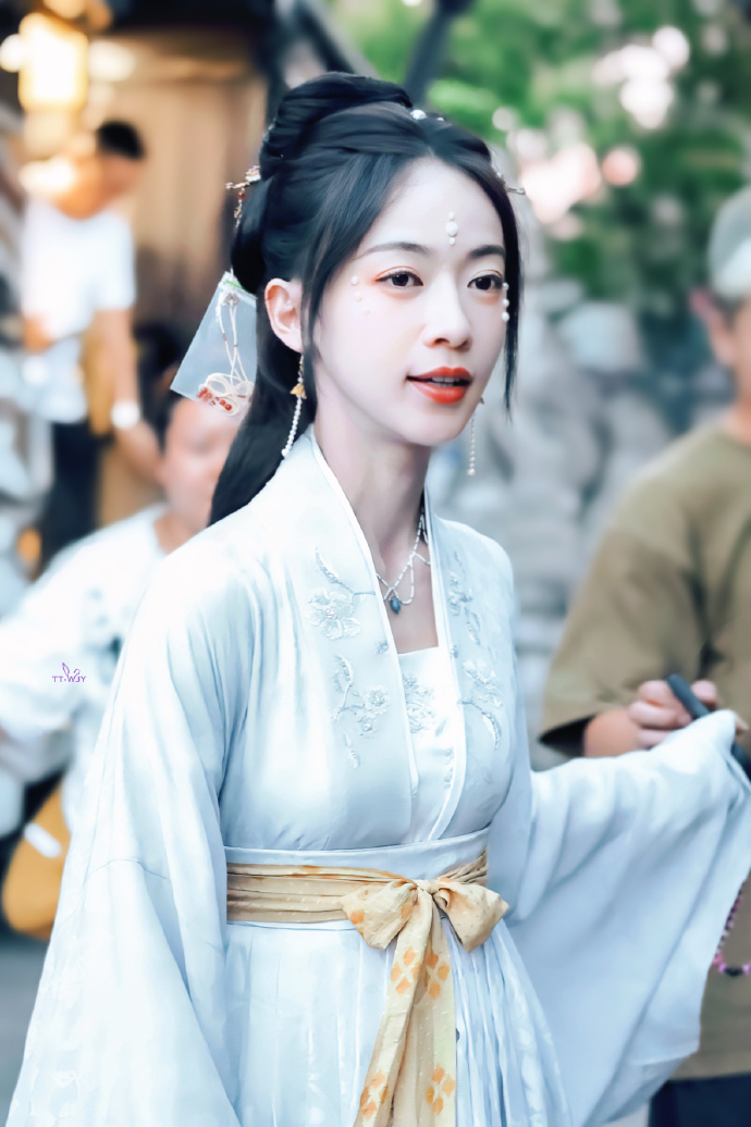 吴谨言墨雨云间#@吴谨言你是仙女吧