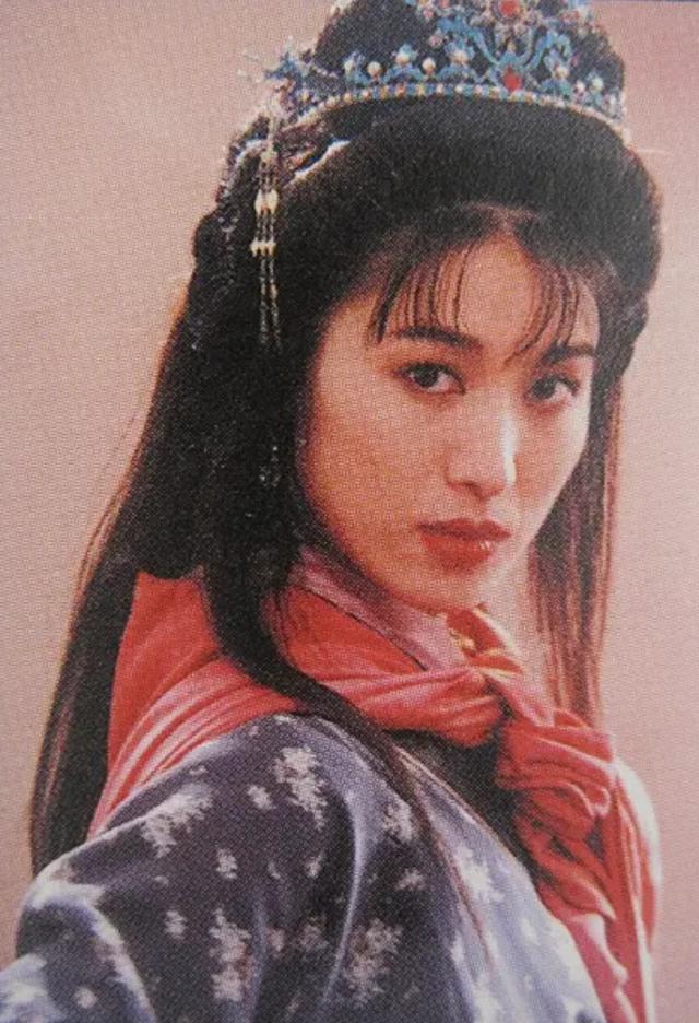 原创郑爽:被誉为"最美扈三娘",如今被人遗忘,54岁还没结婚