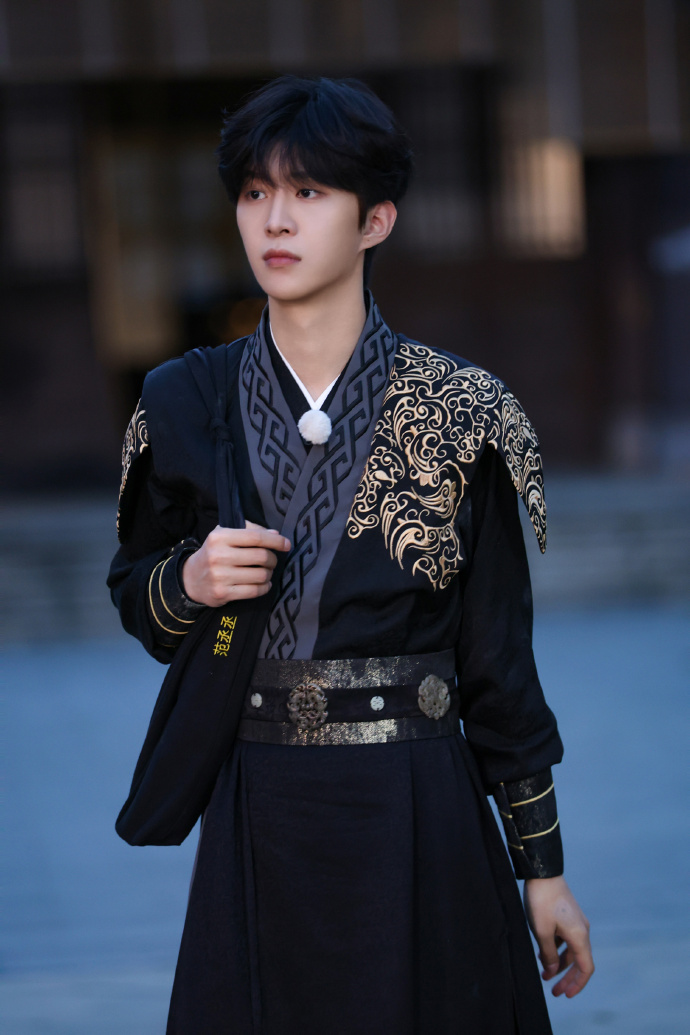 范丞丞超话今晚20:20锁定浙江卫视,和@范丞丞adam0616一起进入#奔跑吧